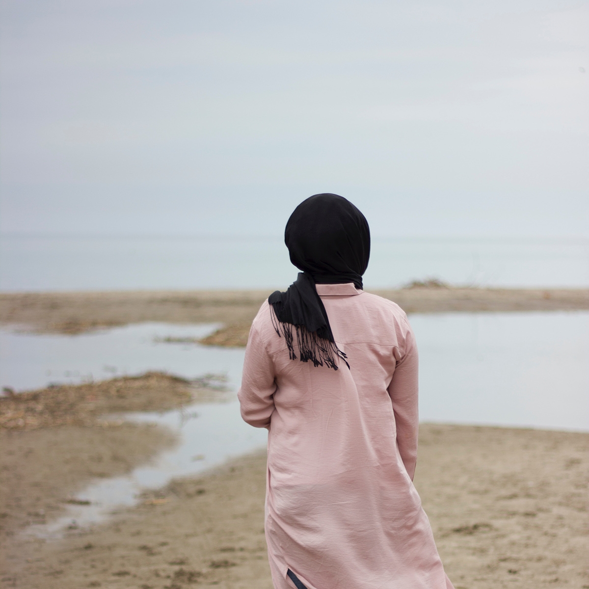 نگارخانه متن نگار  Ifrah Akhtar   دخترونه  تنهایی 